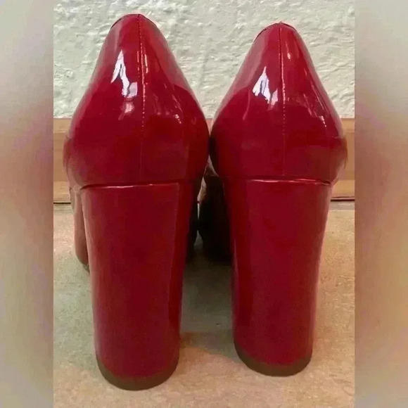 Vintage Daily Shoes Kelly Lip Stick Red, Mary Jane style 6 inch pumps; size 10 - Picture 3 of 7